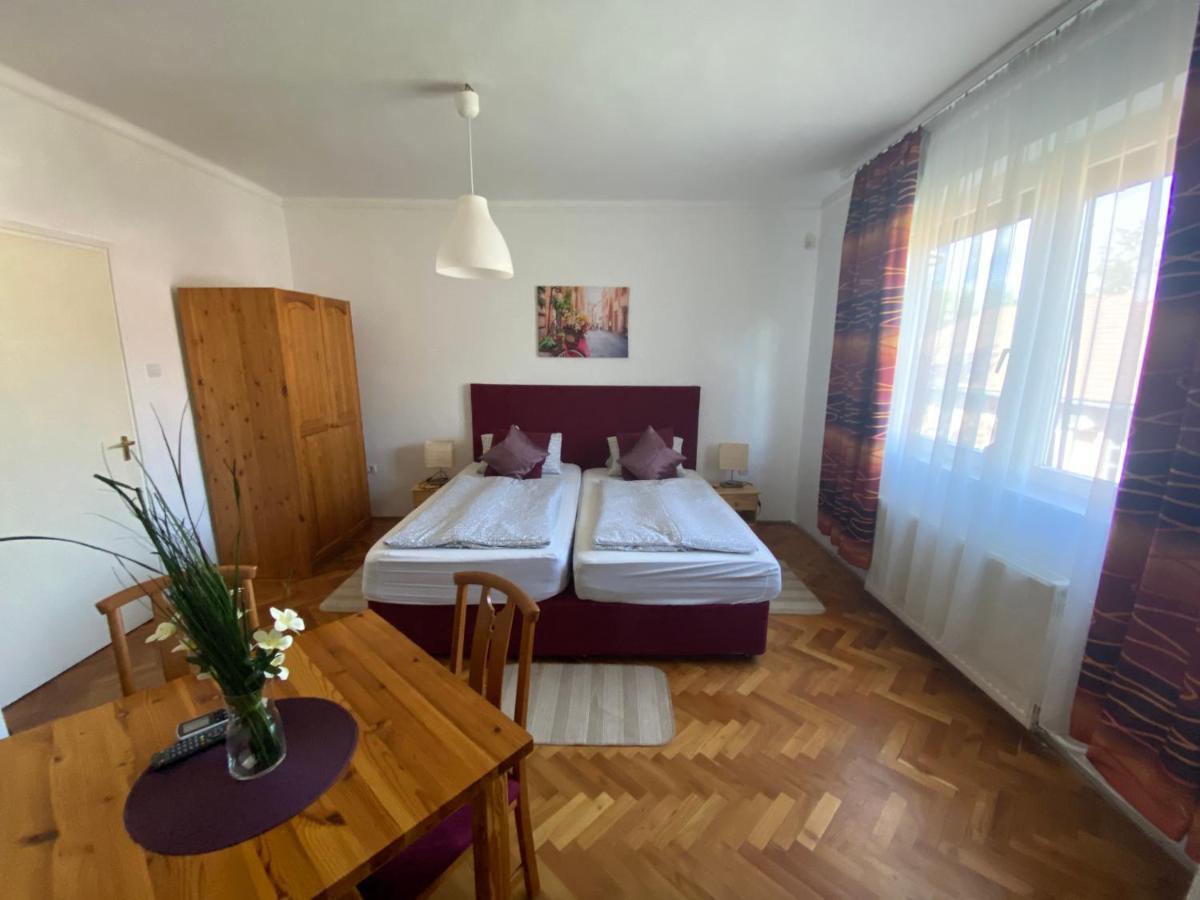 Anonymus Vendeghaz Apartment Siofok Bagian luar foto