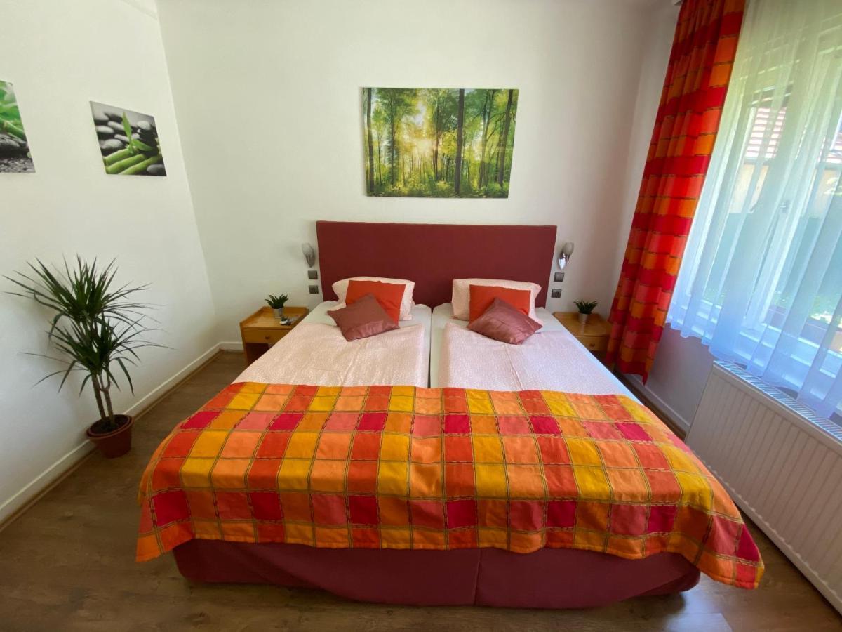 Anonymus Vendeghaz Apartment Siofok Bagian luar foto